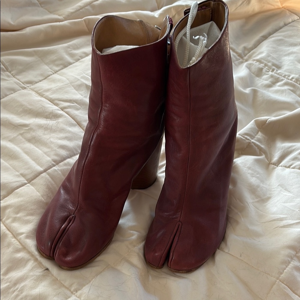 Maison Martin Margiela Tabi Burgundy Leather Ankle Boots 39